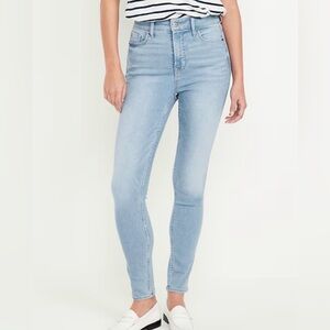 Old Navy Light Wash Extra High Rise Rockstar Super Skinny Jeans 10 NWT